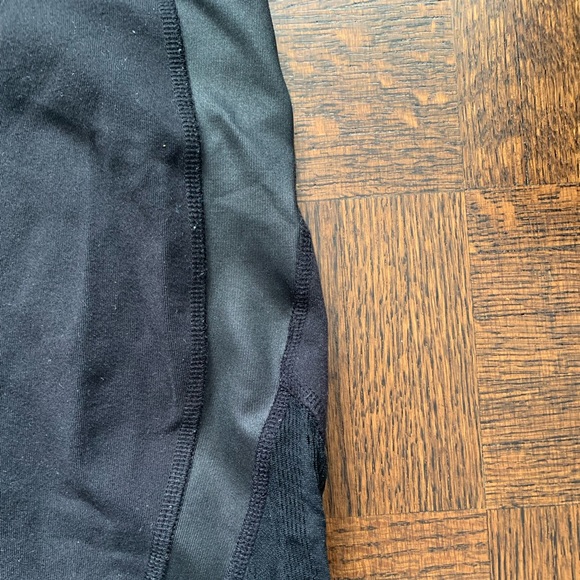 ALO leggings. Multi textured. Size XS - Picture 9 of 9